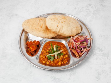 CholeBhature2pcs.jpg